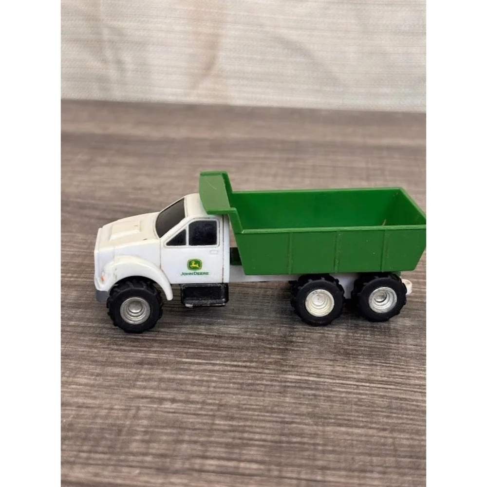 John Deere‎ Ertl White Green Diecast Dump Truck 1/64 Scale Toy J0520YL02